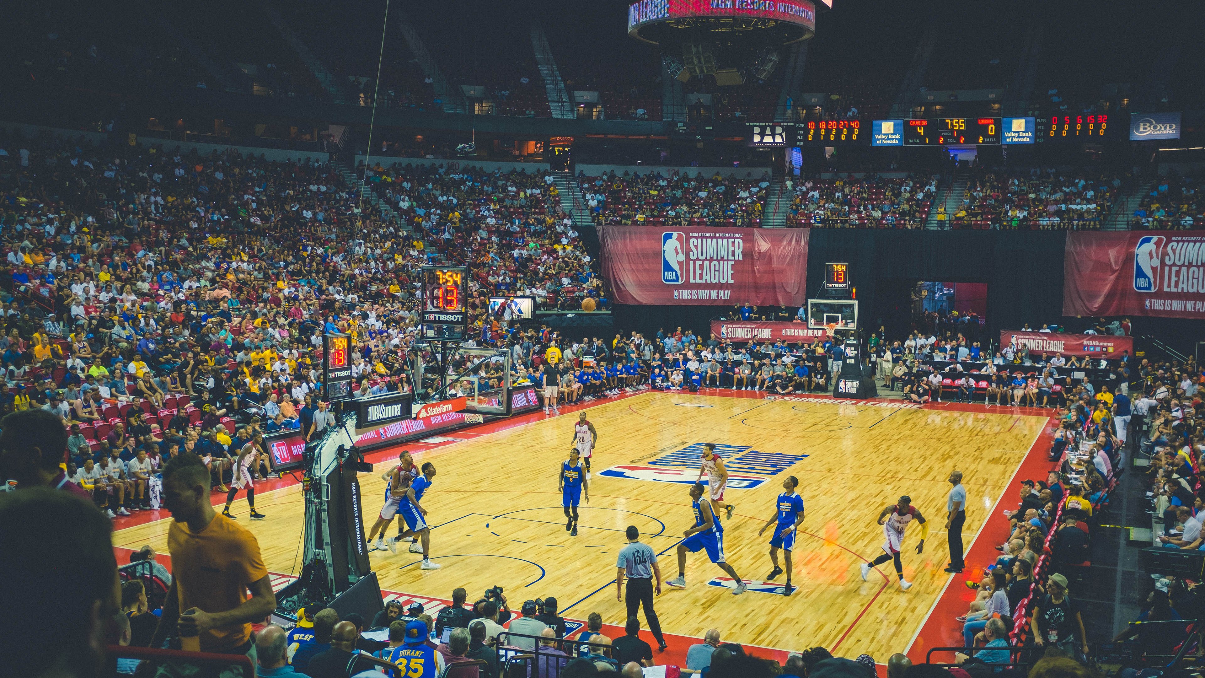 羽球赛场上的双重奏，德国队轻取马来西亚，桃田贤斗点燃全场